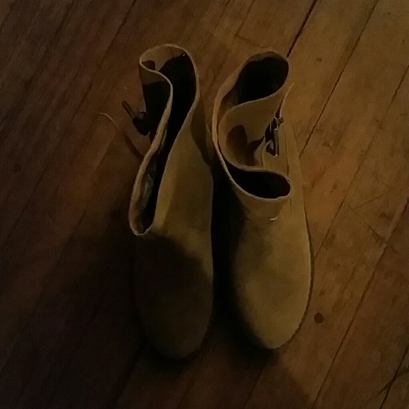 Lamo Suede Boots - Picture 2 of 3